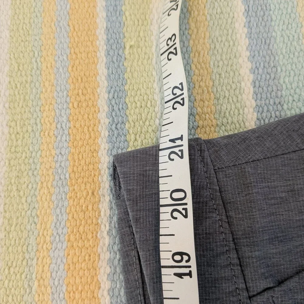 ⭐ Men's Gray Old Navy Active flat front shorts size 40